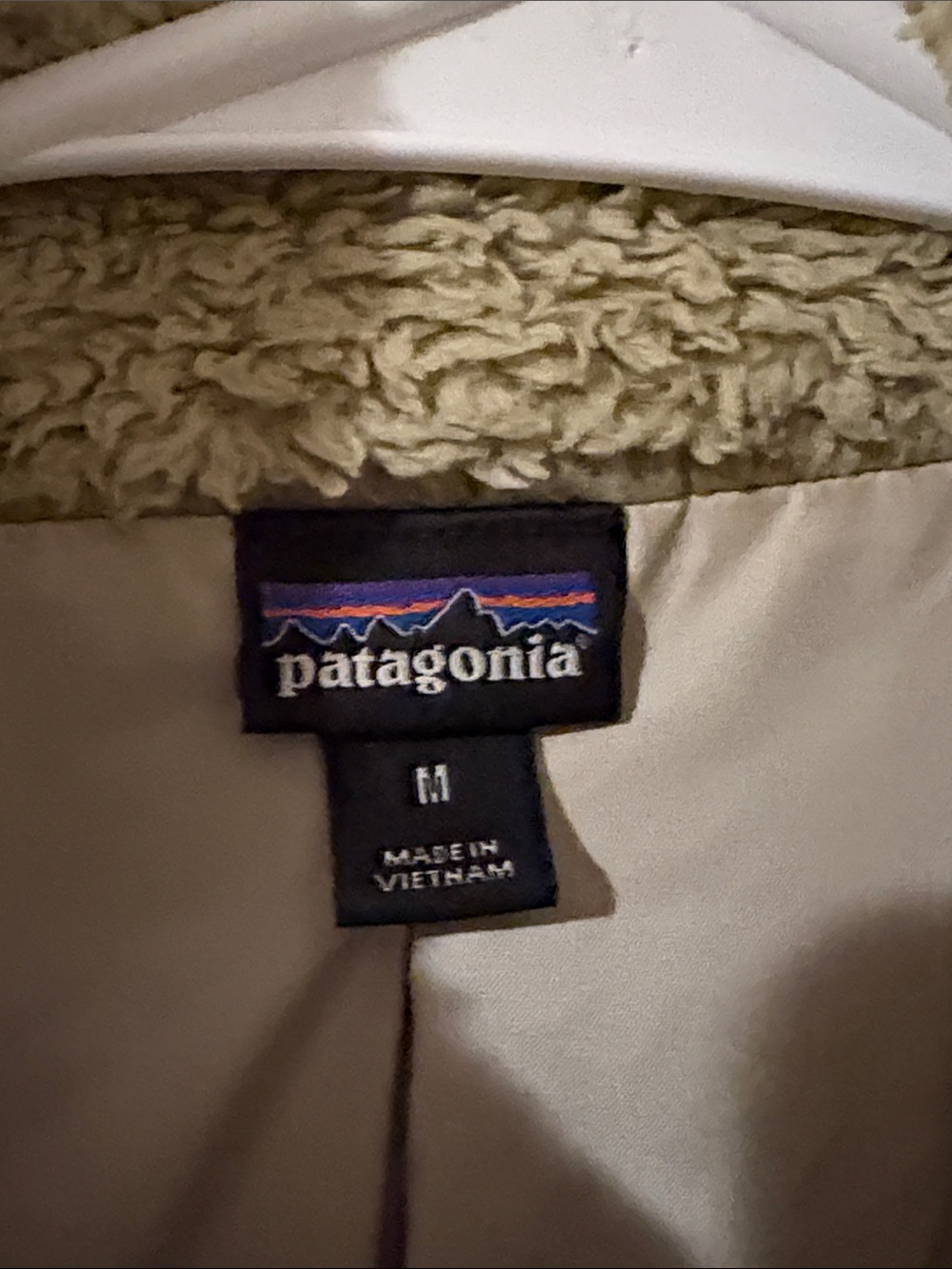 Patagonia Women’s Beige Sherpa Fleece Vest - Picture 2 of 3